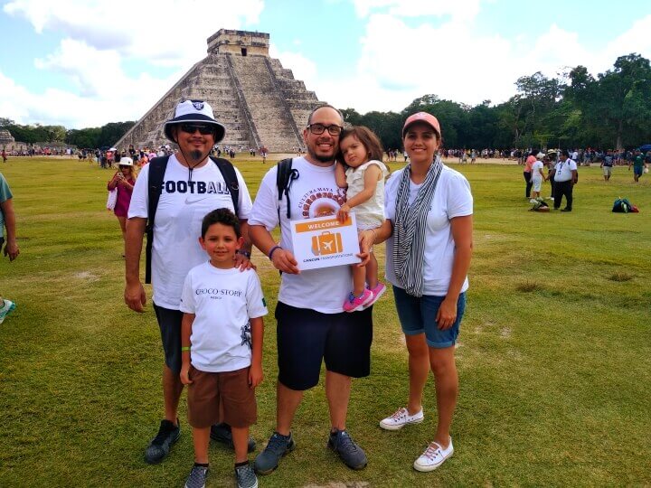 Family enjoying Chichen Itza Tour